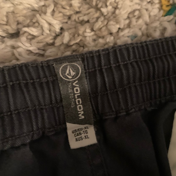 Volcom Chinos - Picture 2 of 6